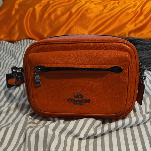 Coach Men's Vibrant Orange Pebbled Leather Crossbody Shoulder Sling Bag NWT! - Picture 1 of 4